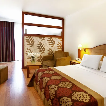 Adalya Art - Ultra Hotell